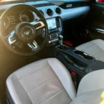 Ford Mustang 5.0 GT Cabriolet 2017 vu intérieur