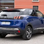 Peugeot 3008 1.6 GT Line S&S EAT8 vu de profil arrière