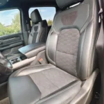 Dodge RAM 5.7 V8 Built to Serve 2020 vue intérieur 2